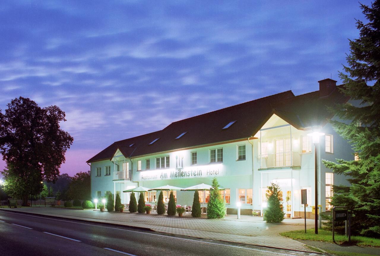 Hotel Am Meilenstein Dunkelforth エクステリア 写真