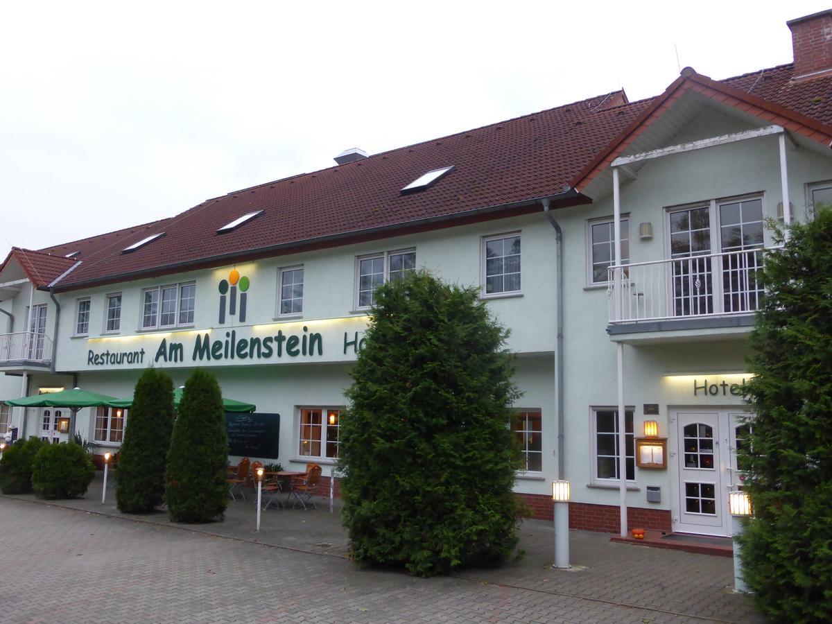 Hotel Am Meilenstein Dunkelforth エクステリア 写真