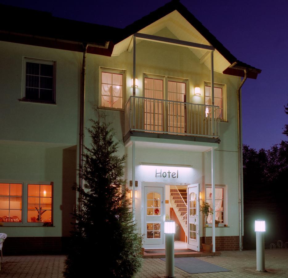 Hotel Am Meilenstein Dunkelforth エクステリア 写真
