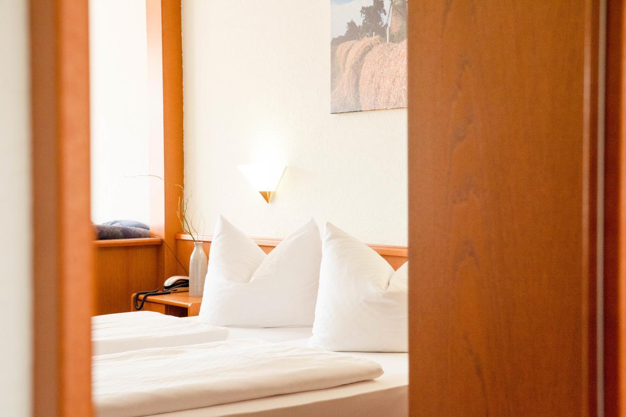 Hotel Am Meilenstein Dunkelforth エクステリア 写真