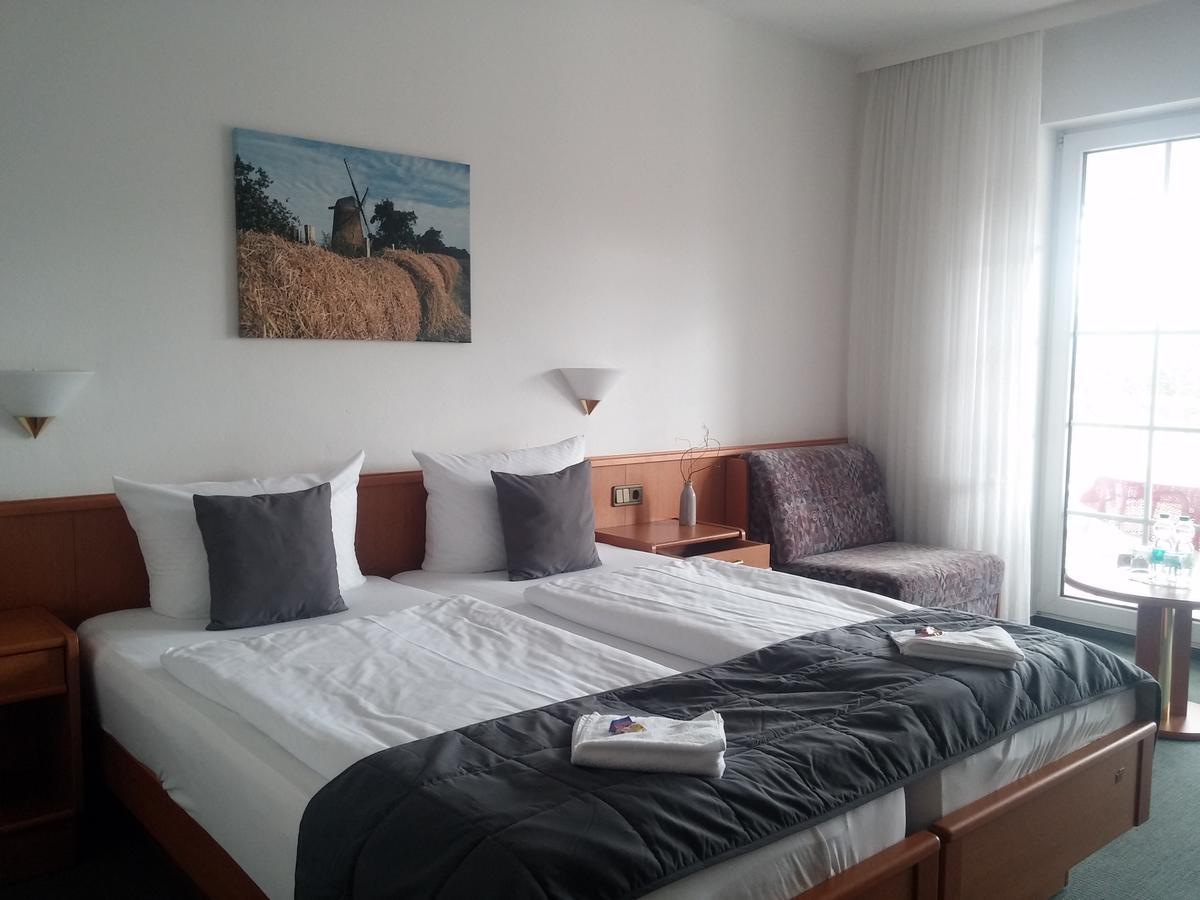 Hotel Am Meilenstein Dunkelforth エクステリア 写真
