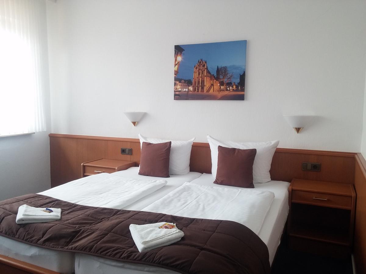 Hotel Am Meilenstein Dunkelforth エクステリア 写真
